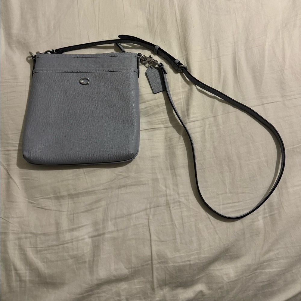 Adorable, new never used, Crossbody light gray lightweight purse